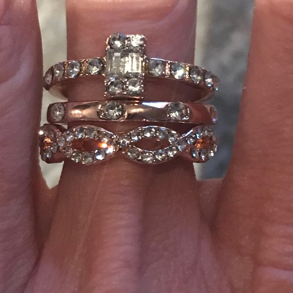 Last! NWT 3 Pc rose gold Ring Set💫5 star rated💫 - Picture 3 of 5